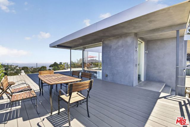 9012 Crescent Drive, Los Angeles, CA 90046