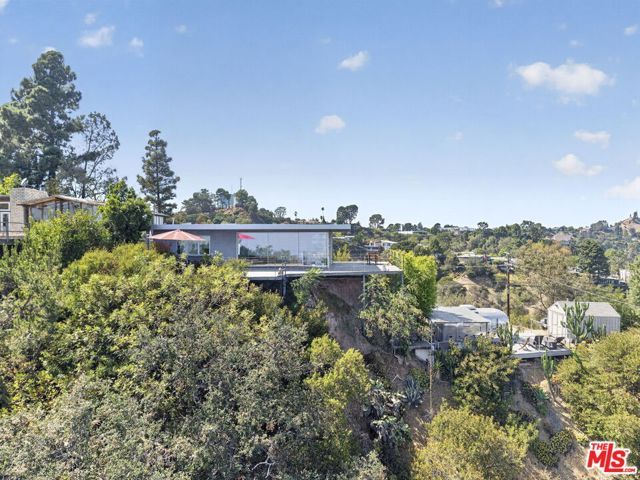 9012 Crescent Drive, Los Angeles, CA 90046