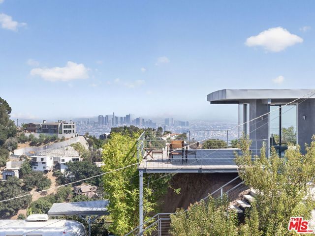 9012 Crescent Drive, Los Angeles, CA 90046