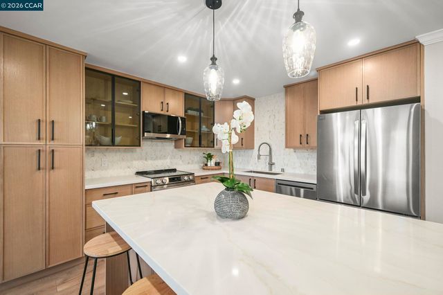 1601 Canyonwood Ct 8, Walnut Creek, CA 94595