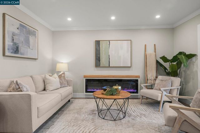 1601 Canyonwood Ct 8, Walnut Creek, CA 94595