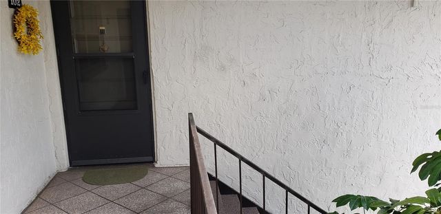 7701 STARKEY ROAD 102, Seminole, FL 33777
