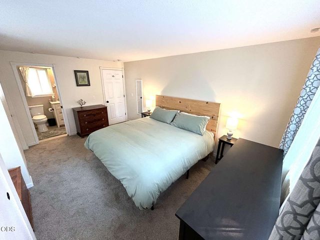 2923 NE Deborah Court, Bend, OR 97701