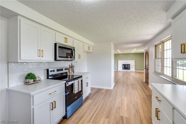 15234 Orrville Street NW, North Lawrence, OH 44666