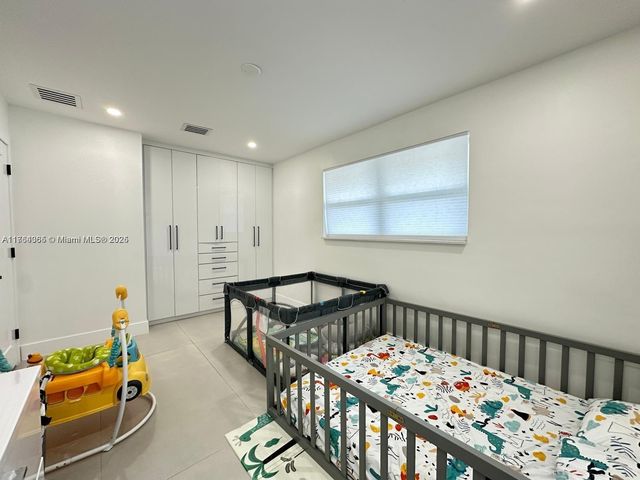 8320 Taft St, Pembroke Pines, FL 33024