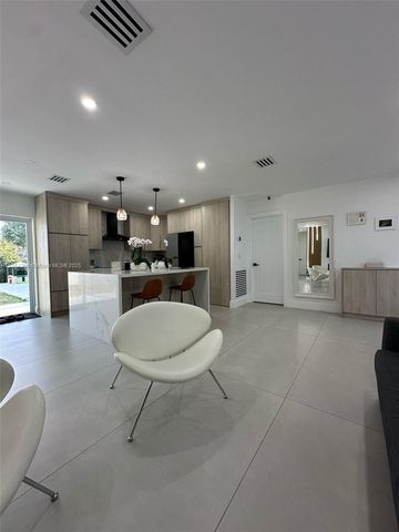 8320 Taft St, Pembroke Pines, FL 33024