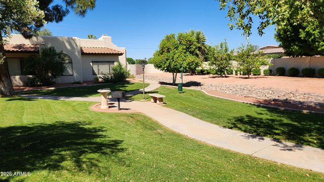 750 E NORTHERN Avenue 1124, Phoenix, AZ 85020