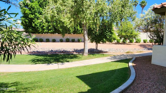 750 E NORTHERN Avenue 1124, Phoenix, AZ 85020