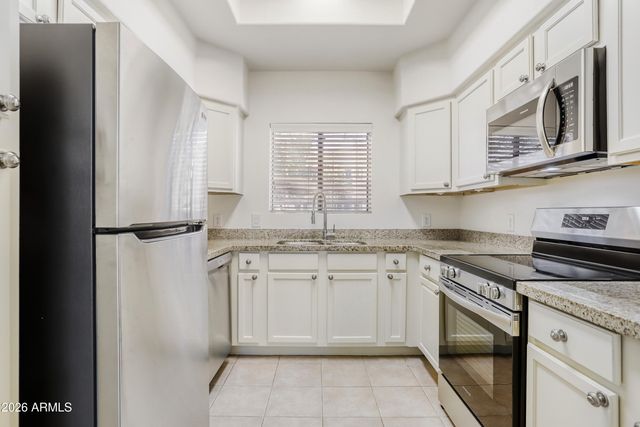 750 E NORTHERN Avenue 1124, Phoenix, AZ 85020