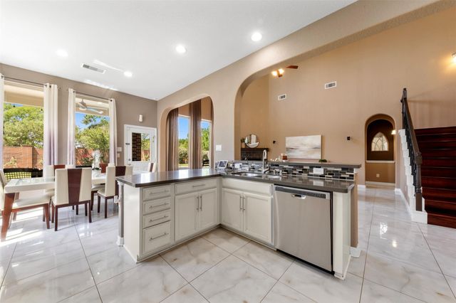 9611 Lost Woods Drive, Richmond, TX 77406