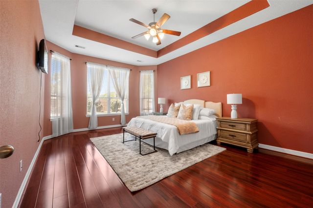 9611 Lost Woods Drive, Richmond, TX 77406