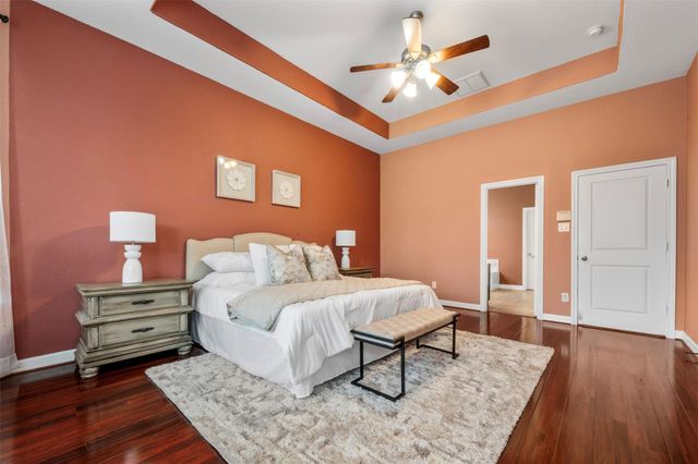 9611 Lost Woods Drive, Richmond, TX 77406