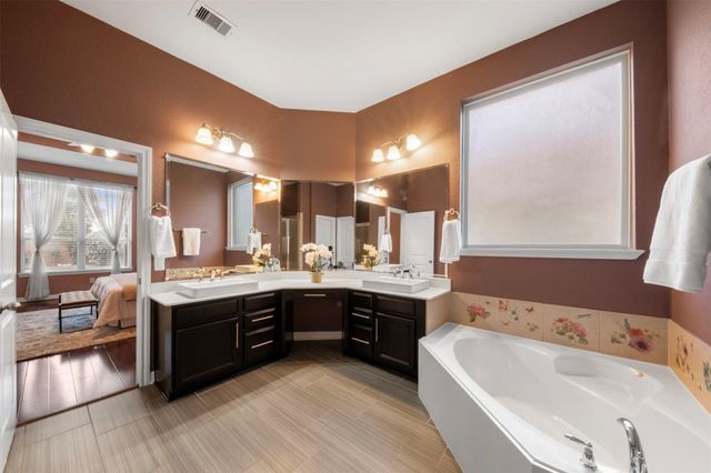 9611 Lost Woods Drive, Richmond, TX 77406