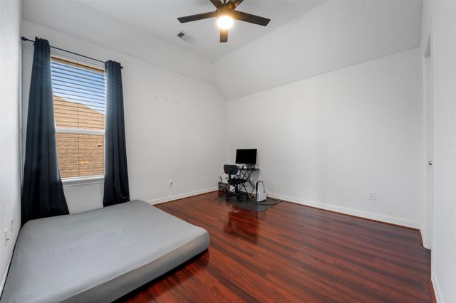 9611 Lost Woods Drive, Richmond, TX 77406