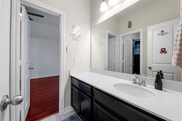 9611 Lost Woods Drive, Richmond, TX 77406