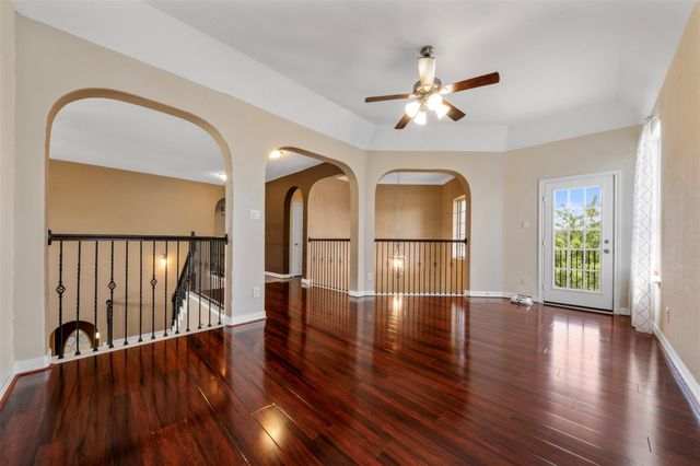 9611 Lost Woods Drive, Richmond, TX 77406