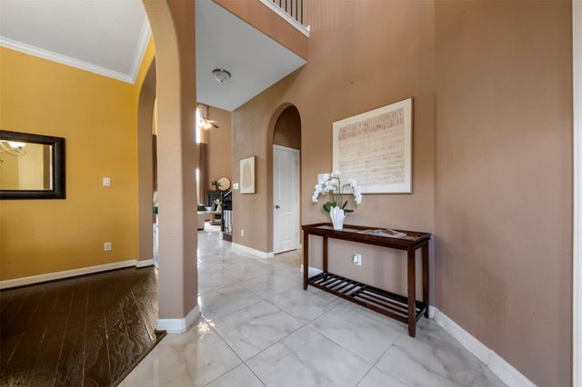 9611 Lost Woods Drive, Richmond, TX 77406