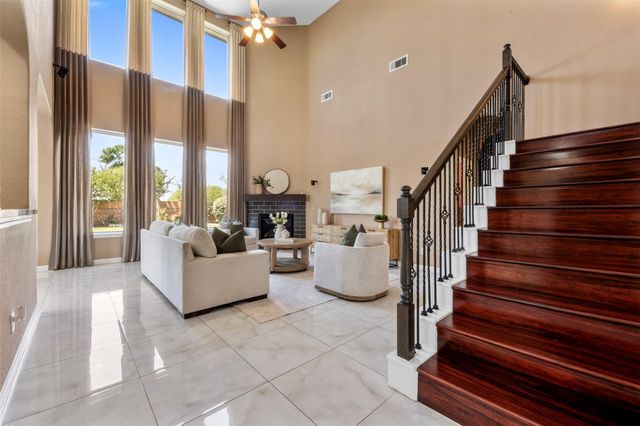9611 Lost Woods Drive, Richmond, TX 77406