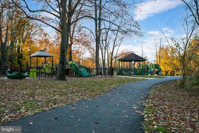 1305 SYLVAN DR, Haddon Heights, NJ 08035