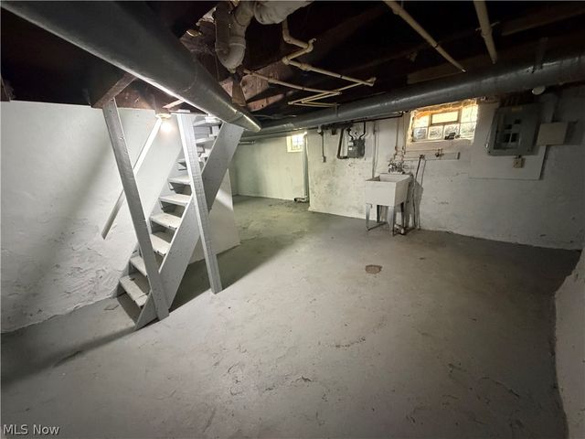 1096 E 72nd Street, Cleveland, OH 44103