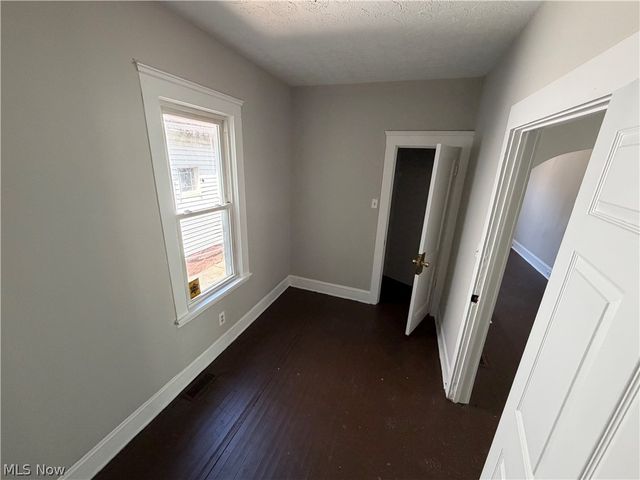 1096 E 72nd Street, Cleveland, OH 44103