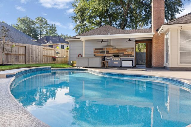 3318 Clover Valley Drive, Kingwood, TX 77345