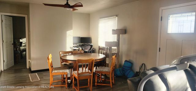 1406 Weymouth Court, Lansing, MI 48911