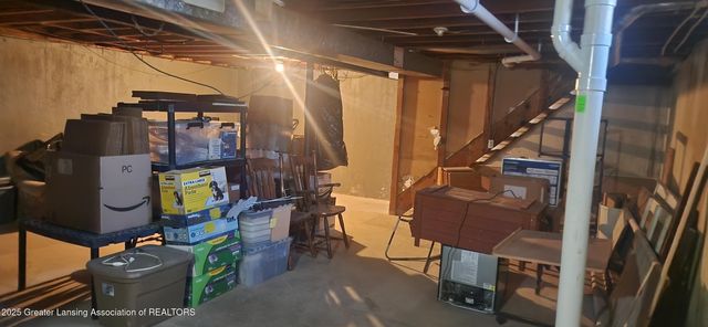 1406 Weymouth Court, Lansing, MI 48911