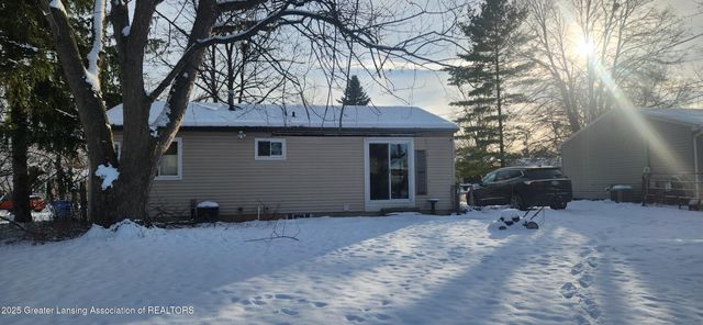 1406 Weymouth Court, Lansing, MI 48911