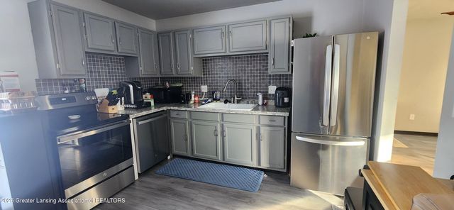 1406 Weymouth Court, Lansing, MI 48911