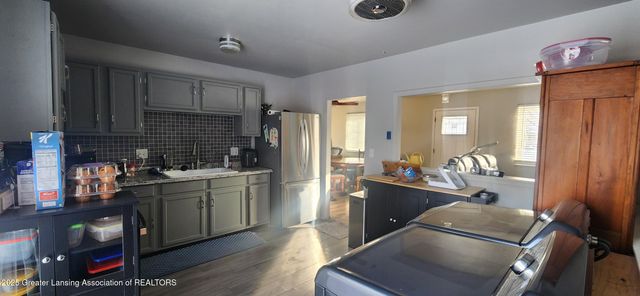 1406 Weymouth Court, Lansing, MI 48911