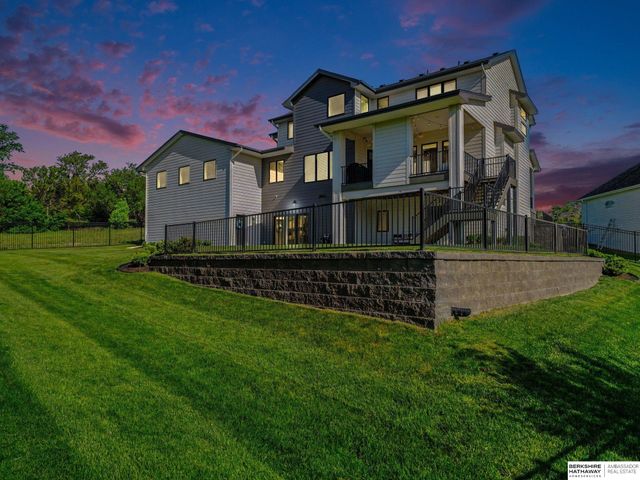 21209 Walnut Circle, Elkhorn, NE 68022