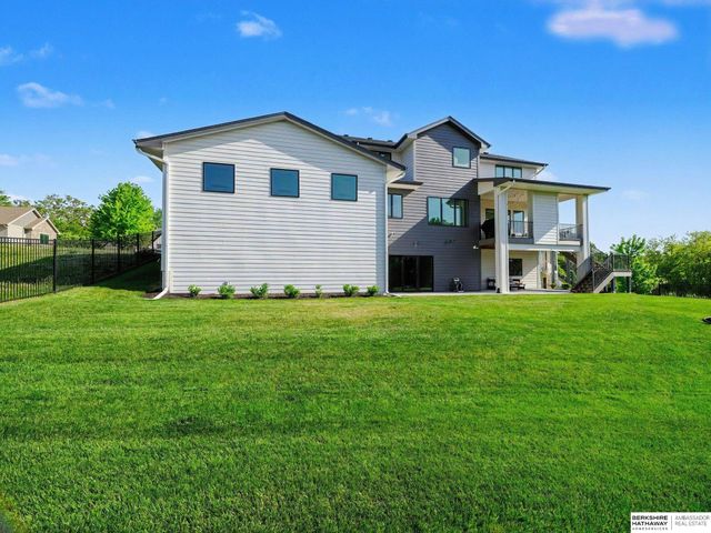 21209 Walnut Circle, Elkhorn, NE 68022