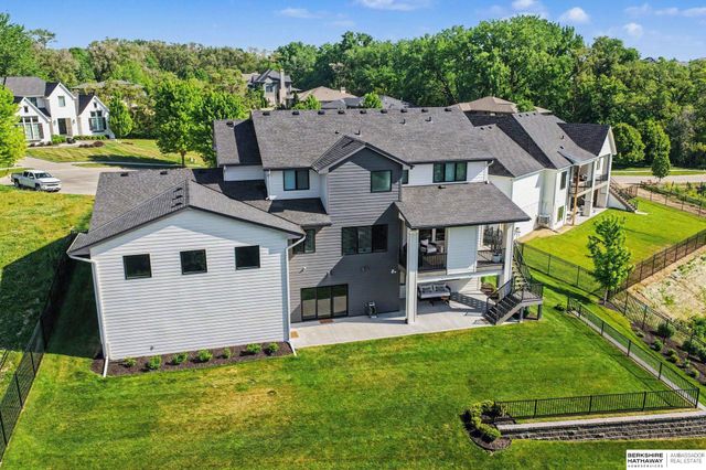 21209 Walnut Circle, Elkhorn, NE 68022