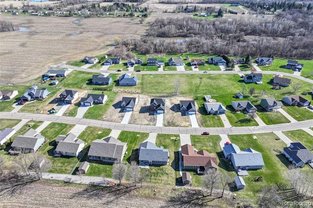 10198 Hunt Drive, Davison, MI 48423