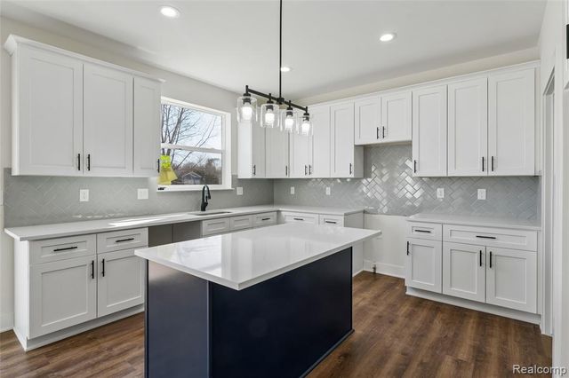 10198 Hunt Drive, Davison, MI 48423