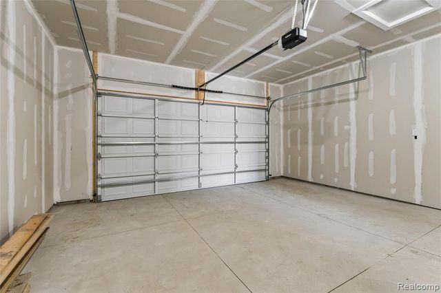10198 Hunt Drive, Davison, MI 48423