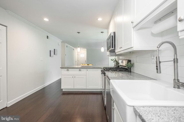 30 WINDSOR RD, Southampton, NJ 08088
