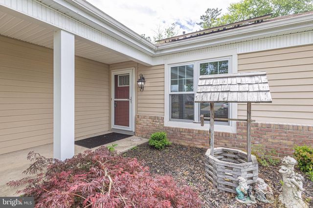 30 WINDSOR RD, Southampton, NJ 08088