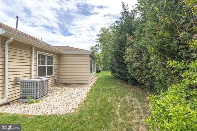 30 WINDSOR RD, Southampton, NJ 08088