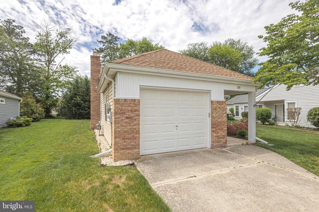 30 WINDSOR RD, Southampton, NJ 08088