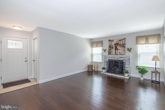 30 WINDSOR RD, Southampton, NJ 08088