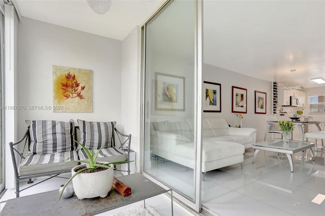 2931 E Sunrise Lakes Drive 109, Sunrise, FL 33322