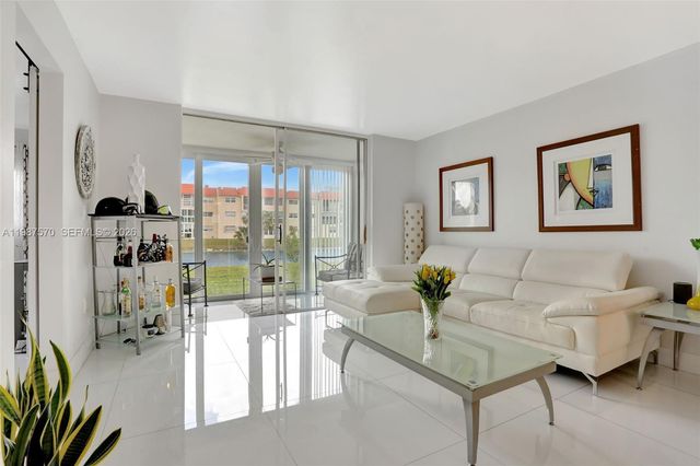 2931 E Sunrise Lakes Drive 109, Sunrise, FL 33322