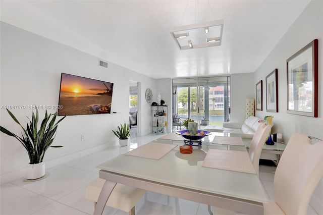 2931 E Sunrise Lakes Drive 109, Sunrise, FL 33322