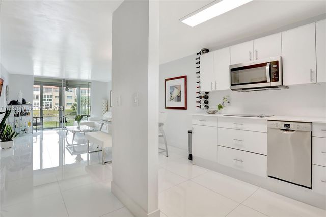 2931 E Sunrise Lakes Drive 109, Sunrise, FL 33322