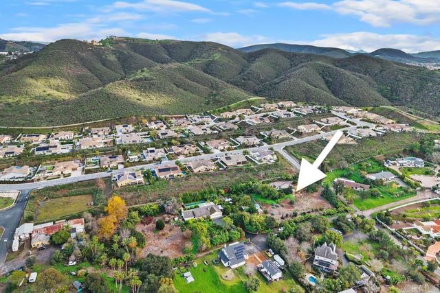 2360 Lone Oak Lane, Vista, CA 92084