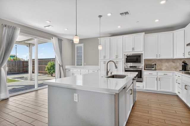 4265 Hydra Cir, Roseville, CA 95747