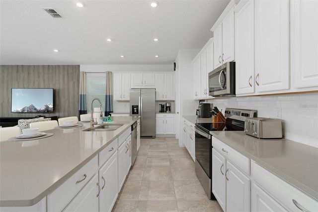 8904 CAROLINE BAY COURT, Kissimmee, FL 34747