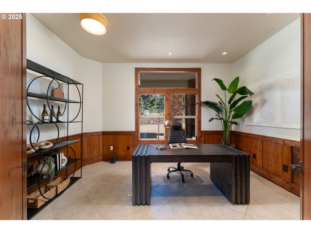 16225 Ne WILKERSON Way, Newberg, OR 97132
